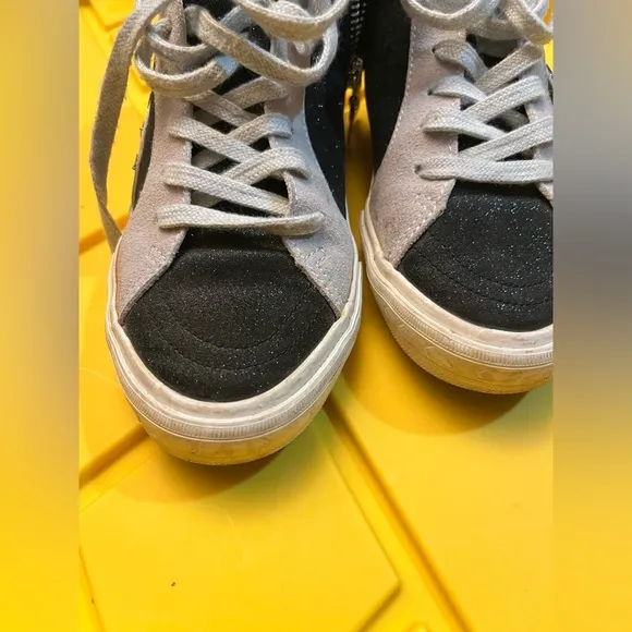 Vintage Havana KIDS GRETA - Black and White High-Top Star Accents Sneakers Shoes