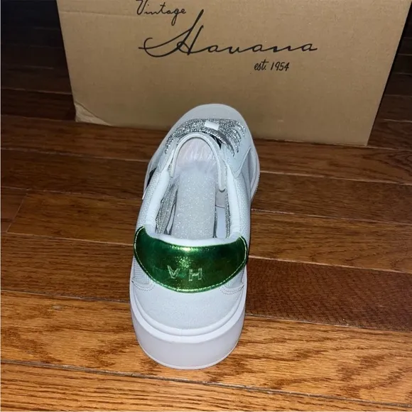 Vintage Havana Lexa Fashion Sneakers White &amp; Gray Women’s Size 8 Green Star READ
