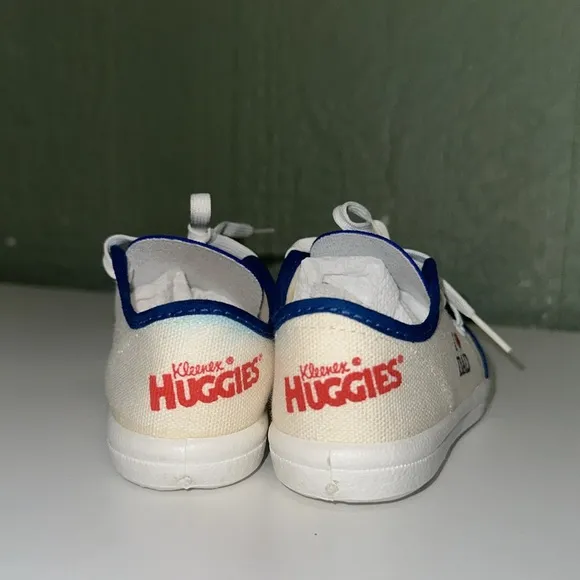 Vintage Huggies   Kleenex I love mom / I love dad baby shoes