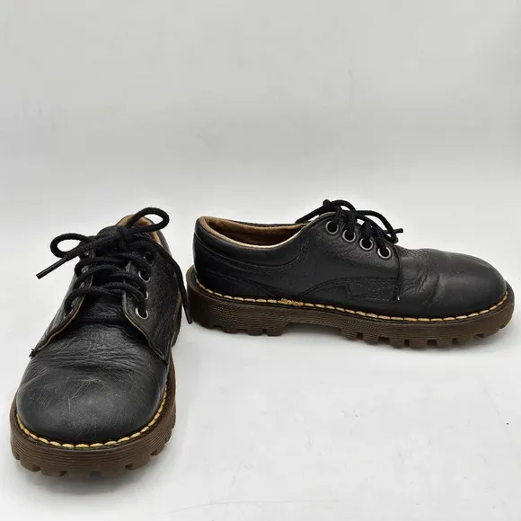 Vintage kids Dr. Martens Made in England AW004 kids size 11 EU 10