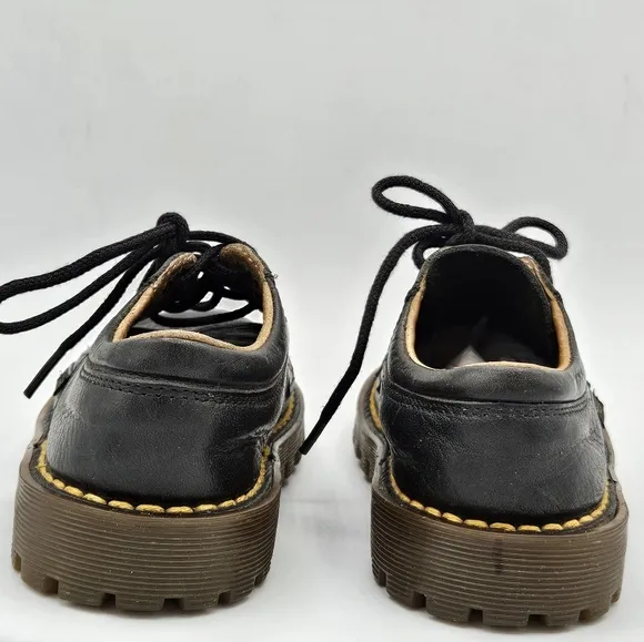 Vintage kids Dr. Martens Made in England AW004 kids size 11 EU 10