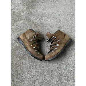 Vintage MENS Boots 80s VASQUE HIKING SUEDE LIGHT BROWN BOOTS, SIZE 7 N
