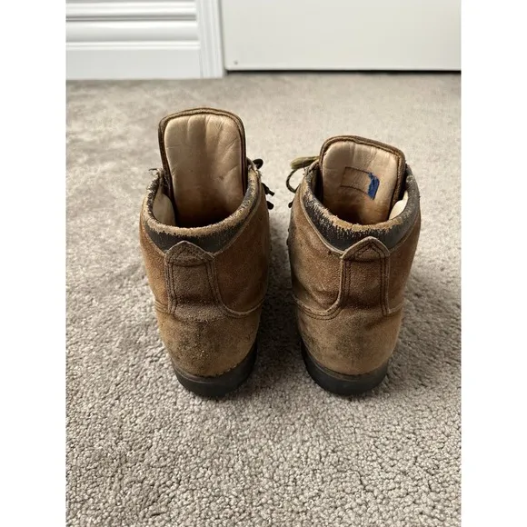Vintage MENS Boots 80s VASQUE HIKING SUEDE LIGHT BROWN BOOTS, SIZE 7 N