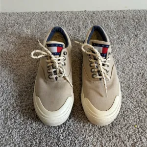 Vintage Tommy Hilfiger Beige Lace Up Boat Sailing Shoes