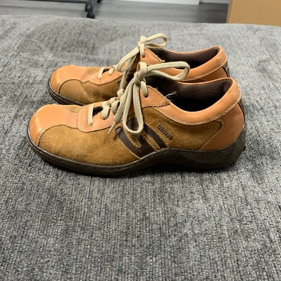 Vintage Y2K Suede Skechers Sneakers Size 8.5