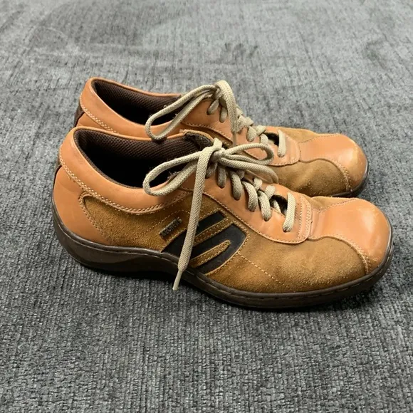 Vintage Y2K Suede Skechers Sneakers Size 8.5