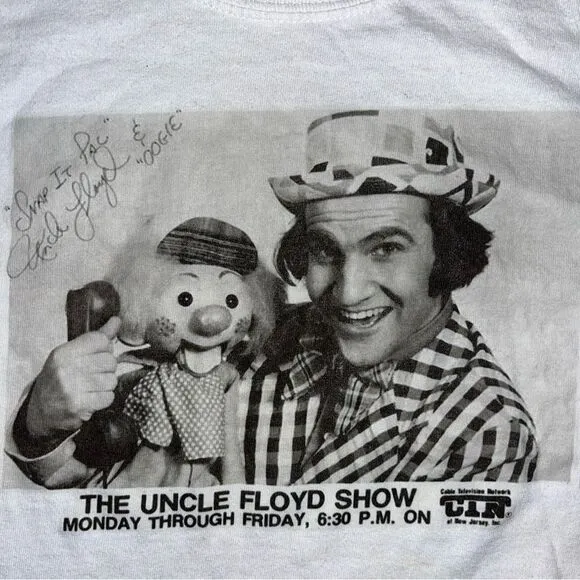 Vintage Uncle Floyd show T-shirt Printed signed autographed by Oogie too snap it