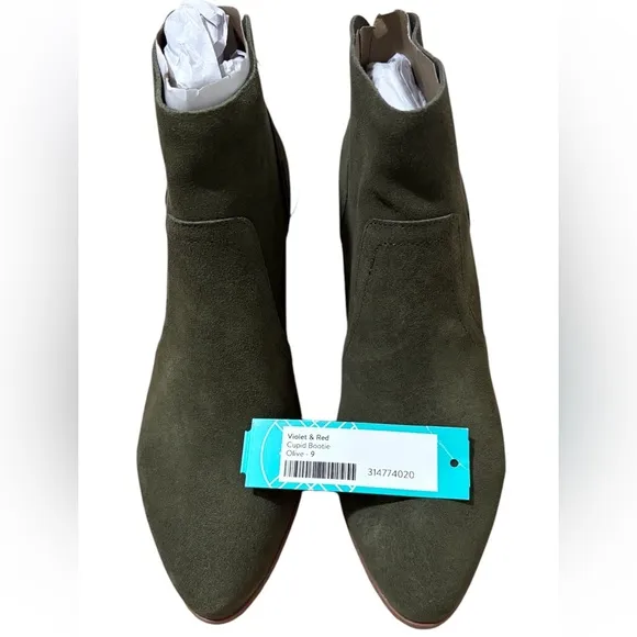 Violet &amp; Red Olive Suede Ankle Boots with Pointed Toe - Size 9