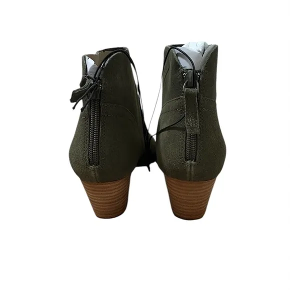 Violet &amp; Red Olive Suede Ankle Boots with Pointed Toe - Size 9
