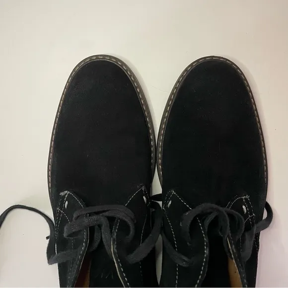 Vionic black suede Chase chukka boots size 9