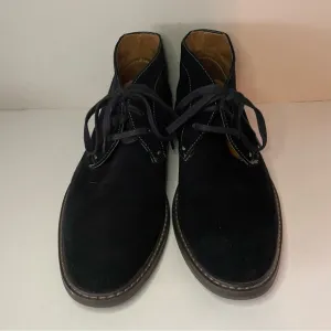 Vionic black suede Chase chukka boots size 9