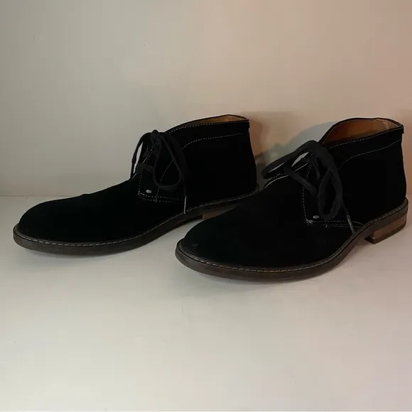 Vionic black suede Chase chukka boots size 9