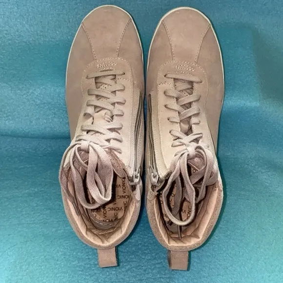VIONIC Jenning suede leather high top sneakers side zip up gray NEW size 8