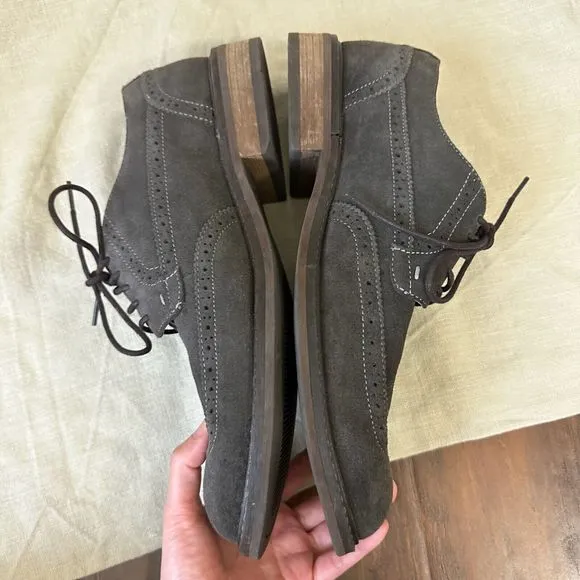 VIONIC Mens Bruno Wingtip Oxford Derby Shoes Lace Up in Suede Gray