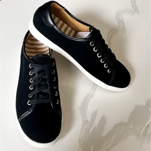 VIONIC Sunny Brinley Black Suede Leather Lace Up Sneakers Womens Sz 9.5