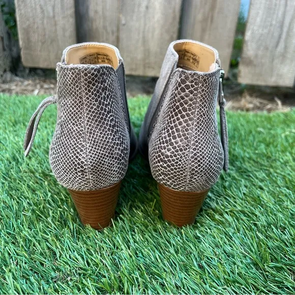 Vionic Taupe Bromley Suede Snake Print Ankle Boots Women’s Size 6