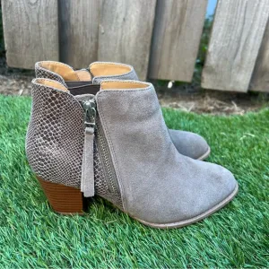 Vionic Taupe Bromley Suede Snake Print Ankle Boots Women’s Size 6