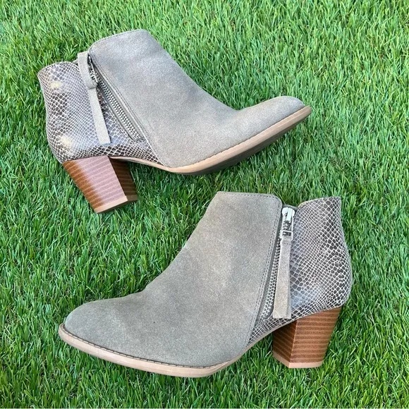 Vionic Taupe Bromley Suede Snake Print Ankle Boots Women’s Size 6