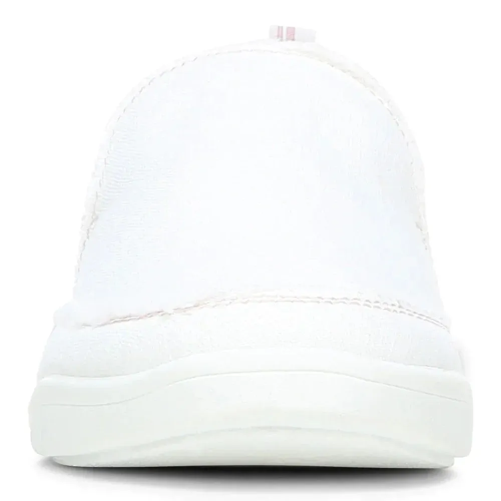 Vionic Women's Beach Malibu Slip-On Cream Sneaker