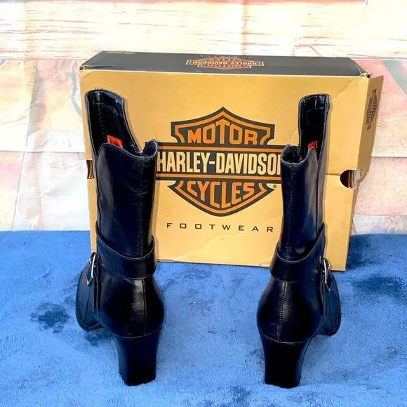 Woman’s sz 7.5 HD leather heeled boots NWOT WOB