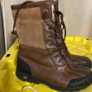 Women Ugg waterproof boots size 5