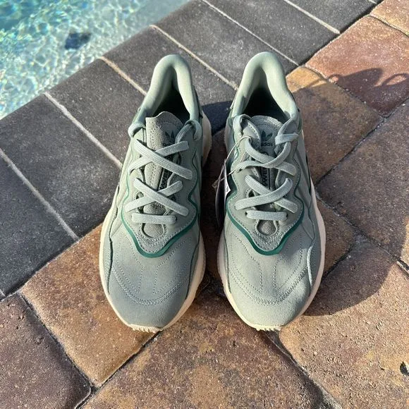 WOMEN'S Adidas Ozweego Low Silver Green Sand Strata  IE9508