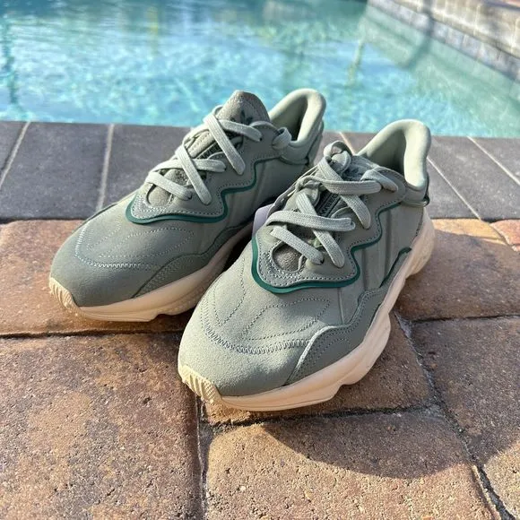 WOMEN'S Adidas Ozweego Low Silver Green Sand Strata  IE9508