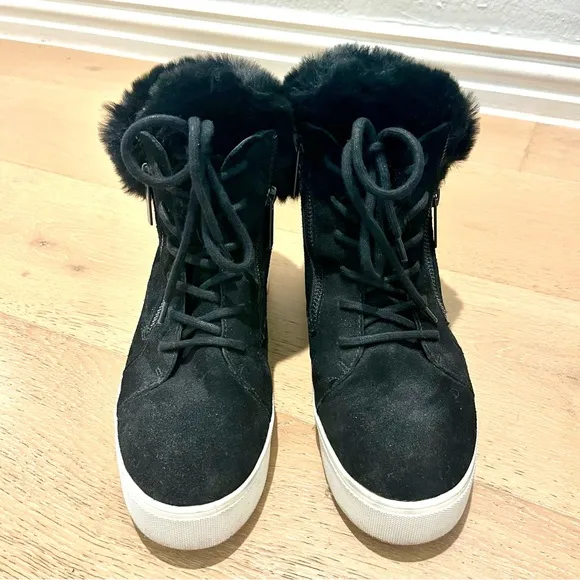 Women's Black Fur-Lined Sneakers