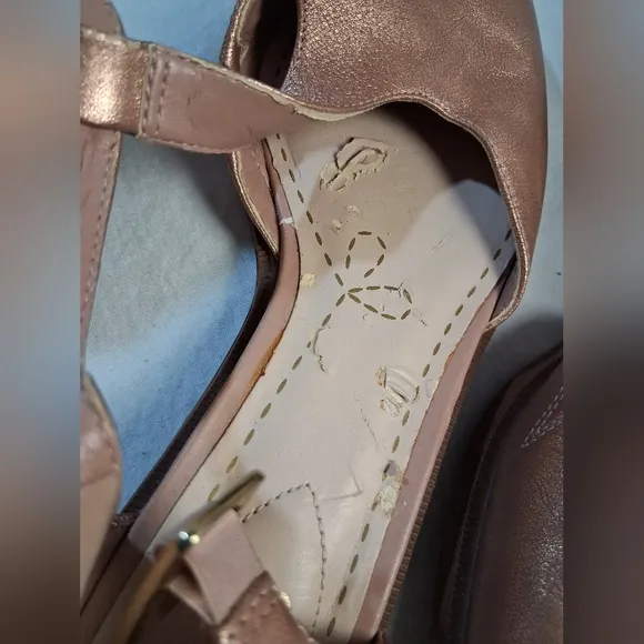 Women's Clarks Size 8 Tan Dress Shoes