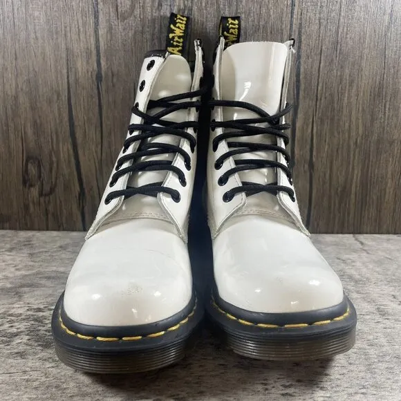 Womens Doc Martens White Air Wair Bouncing Soles Leather Boots 11821 Size 6
