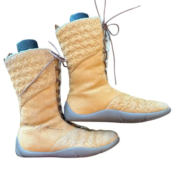 Womens Helly Hansen Leather Embroidered SnowflakeWaterproof Boots Size 7