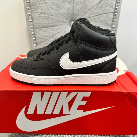 WOMEN'S NIKE COURT VISION MID SNEAKERS, SIZE 6.5