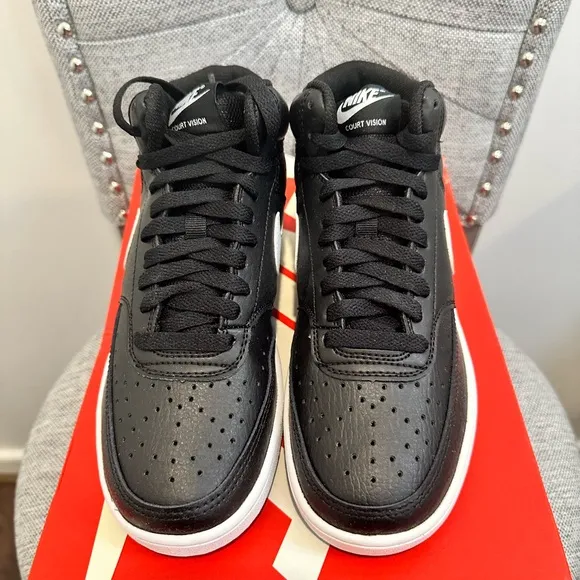 WOMEN'S NIKE COURT VISION MID SNEAKERS, SIZE 6.5