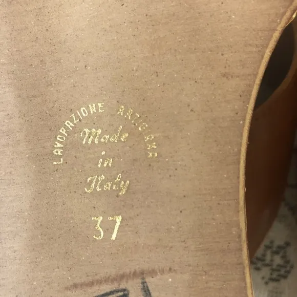Women's Piampiani Tan Italian Leather Cork Platform Sandals. Size 37 (US 6.5/7)