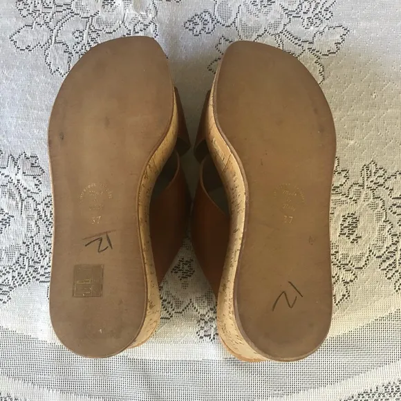 Women's Piampiani Tan Italian Leather Cork Platform Sandals. Size 37 (US 6.5/7)