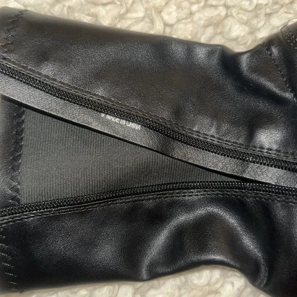 Womens Size 9 Leather Boots.