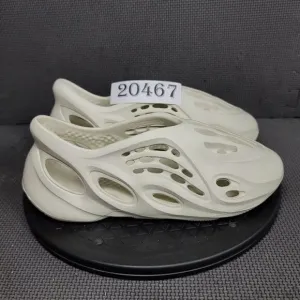 Womens Sz 7.5 EU 38 Cream Super Bass Exo Skeleton Generic Slip On Sandals