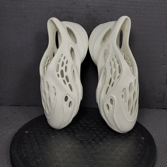 Womens Sz 7.5 EU 38 Cream Super Bass Exo Skeleton Generic Slip On Sandals