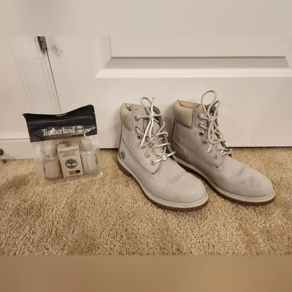 Womens Timberland Gray And Silver Boots Size 8 With Cleaning Kit Suede Leather
