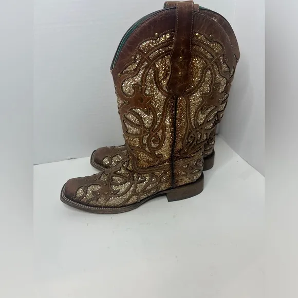 Womens Wide‎ Calf Corral Boots