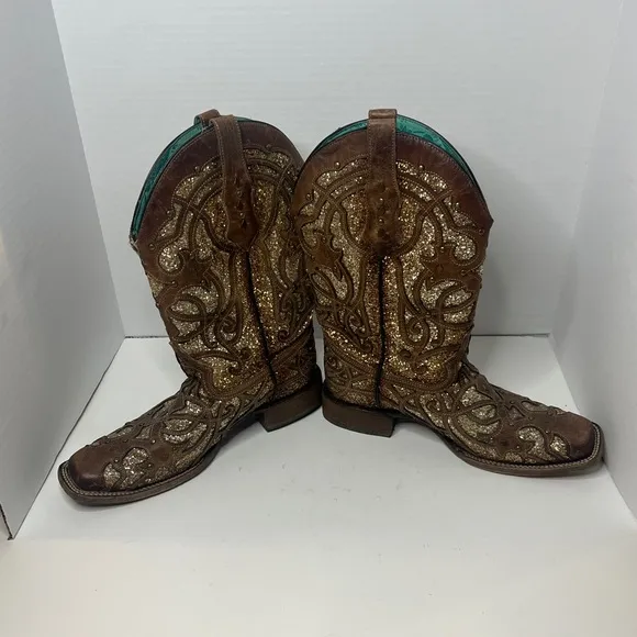 Womens Wide‎ Calf Corral Boots