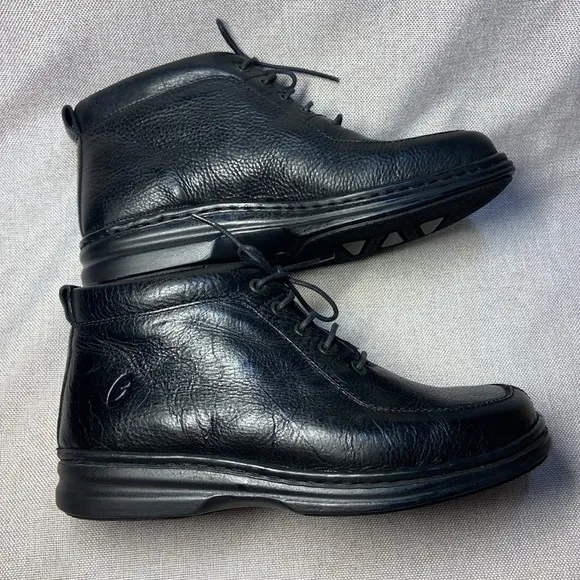 World BLEND Women’s Leather Boots. Size 38