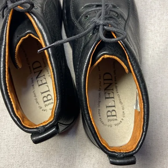 World BLEND Women’s Leather Boots. Size 38