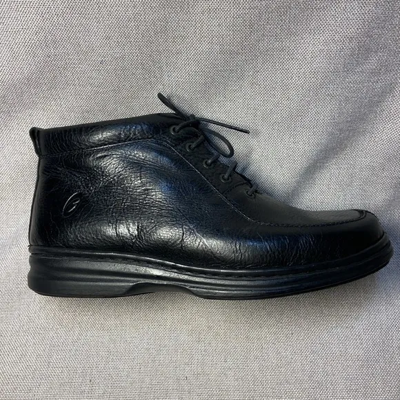 World BLEND Women’s Leather Boots. Size 38