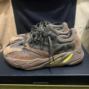 Yeezy Boost 700 V2 Sneakers - Gray and Brown