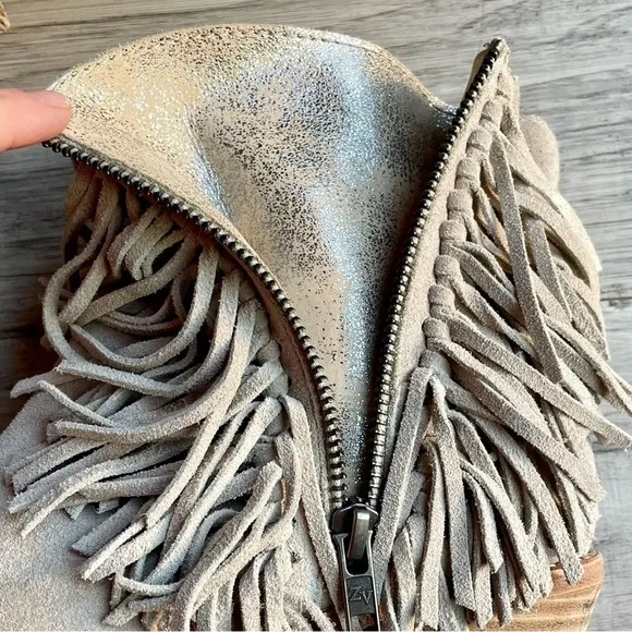Zadig &amp; Voltaire Pearce Suede Fringe Ankle Boot Light Tan Color **HOLE** SZ 6