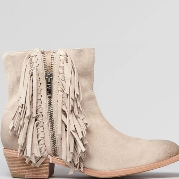Zadig &amp; Voltaire Pearce Suede Fringe Ankle Boot Light Tan Color **HOLE** SZ 6