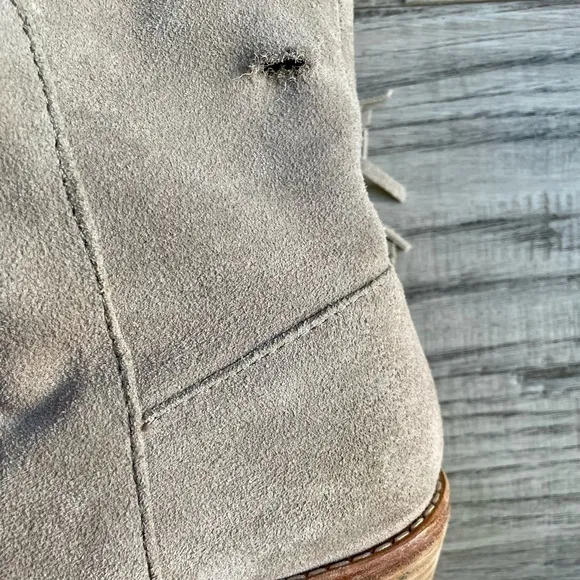 Zadig &amp; Voltaire Pearce Suede Fringe Ankle Boot Light Tan Color **HOLE** SZ 6