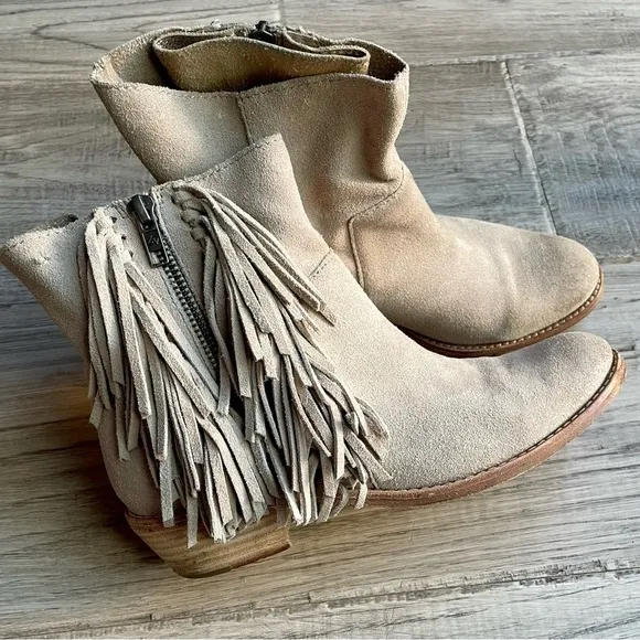 Zadig &amp; Voltaire Pearce Suede Fringe Ankle Boot Light Tan Color **HOLE** SZ 6