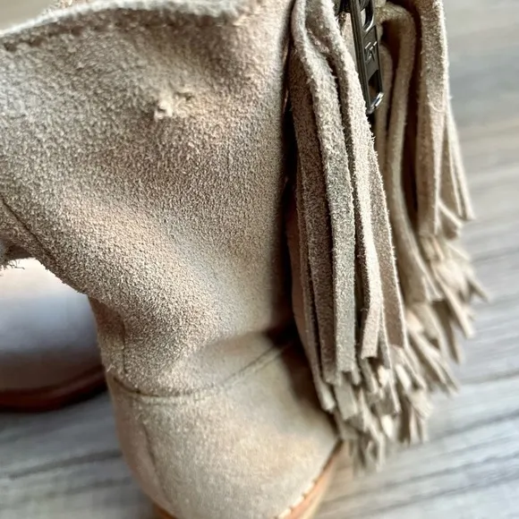 Zadig &amp; Voltaire Pearce Suede Fringe Ankle Boot Light Tan Color **HOLE** SZ 6
